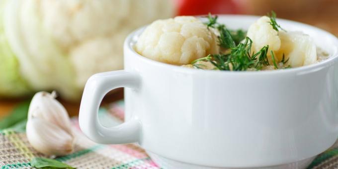 Sopa de batata com cogumelos couve-flor