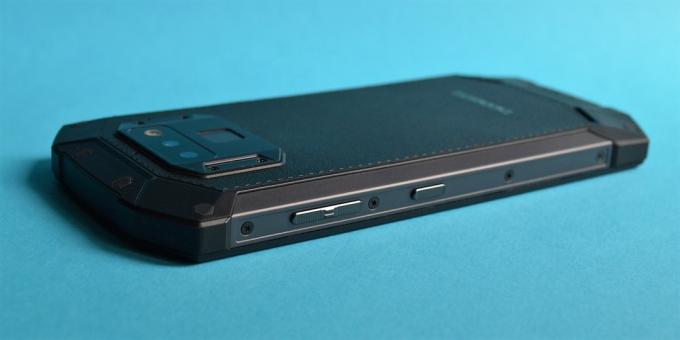 Doogee S70: face lateral