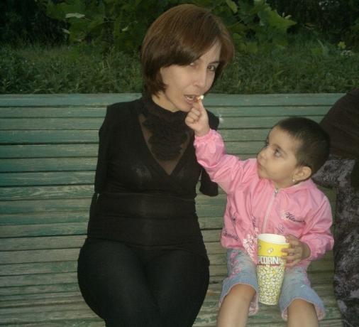 Sakinat Magomedova e sua filha