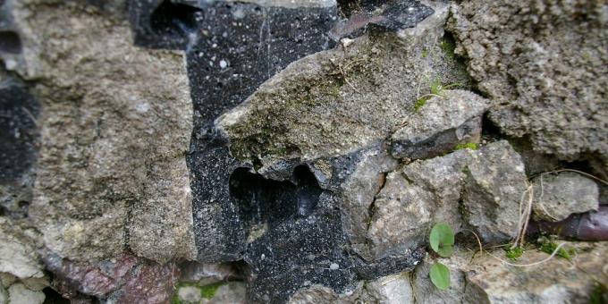 Tecnologias da Civilização Antiga: Fragmento de Parede em Saint-Suzanne, Mayenne, França