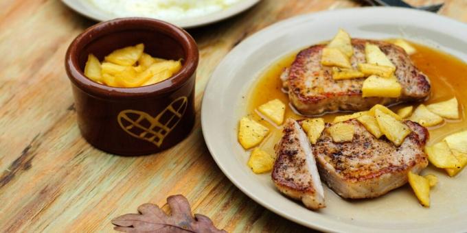 Carne de porco frita com compota de maçã