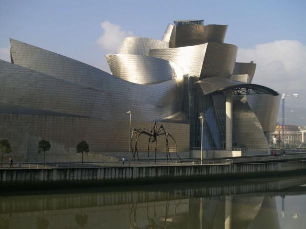 arquitectura europeia: Guggenheim Bilbao na Espanha