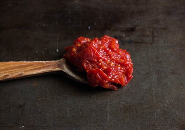 Geléia de tomate: deixe os tomates no fogo por cerca de uma hora e meia