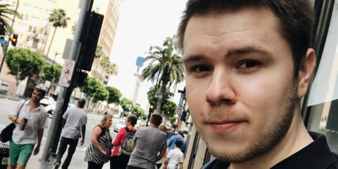 Editor-chefe Vadim DTF Yelistratov: selfie com Hollywood Boulevard