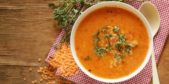 Sopa com soja picada e lentilhas