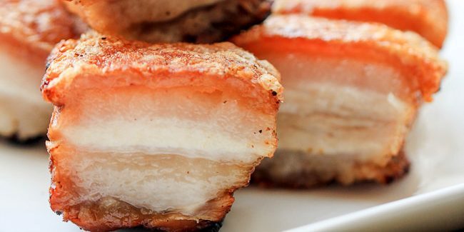 Carne de porco no forno: porco com crosta salgada crocante em chinês