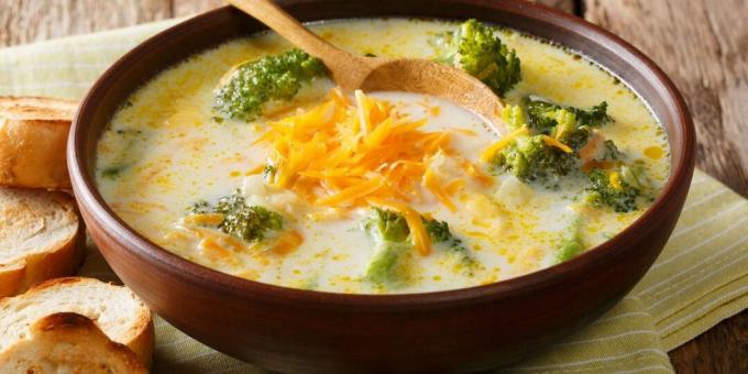 Sopa de queijo com brócolis