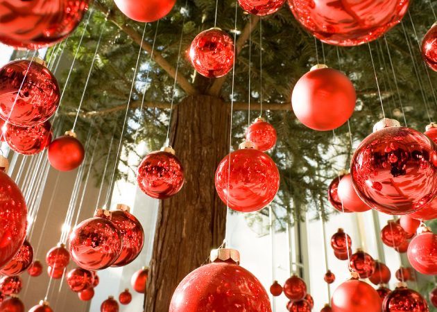 Como decorar uma árvore de Natal