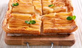 Torta de massa folhada com peras e cream cheese - Lifehacker