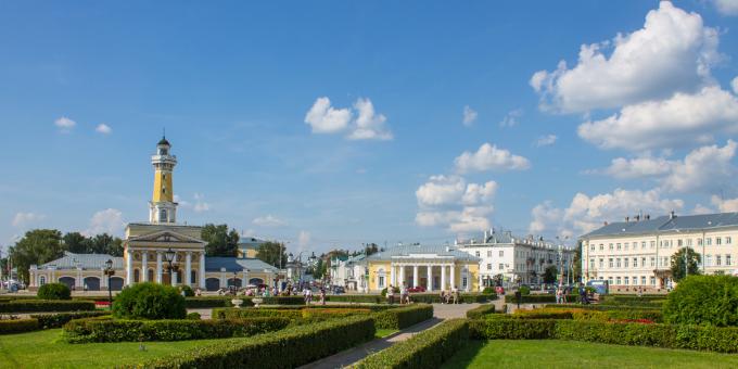 Atrações de Kostroma: praça Susaninskaya