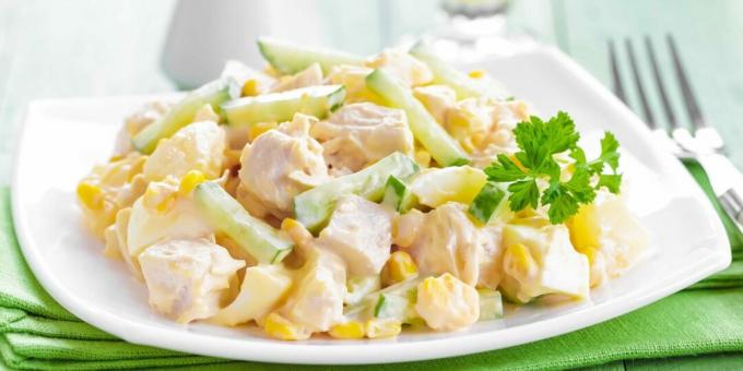 Salada com peru e abacaxi