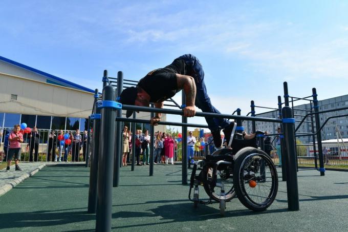 Pessoas com deficiência: Stanislav Burak atleta powerlifter