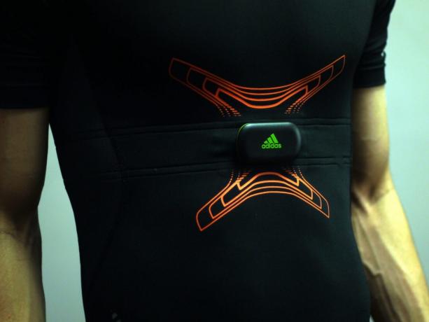 camisa miCoach com Cardiosensor