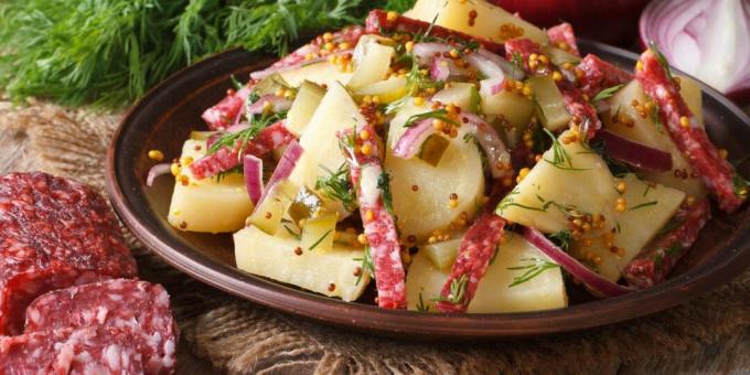 Salada com batatas e chouriço