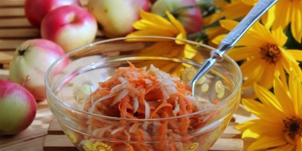 receitas de alcachofra: Salada doce com Jerusalém alcachofra, maçã e cenoura