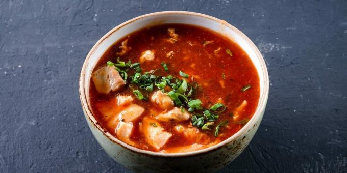 Sopa de tomate à italiana com frango