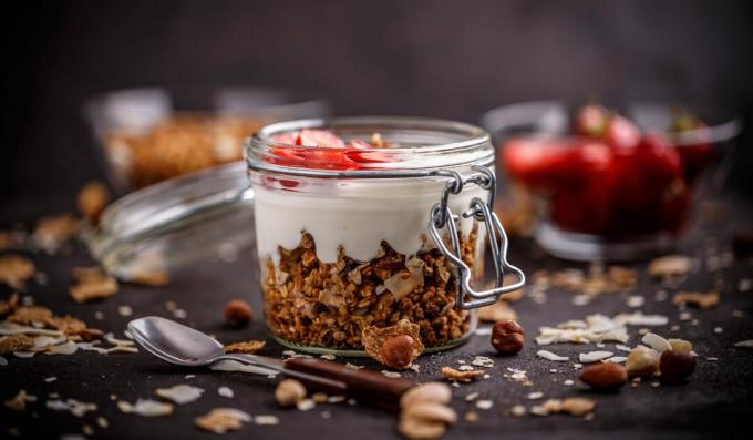 Granola sem fermento. Café da manhã saudável em 5 minutos