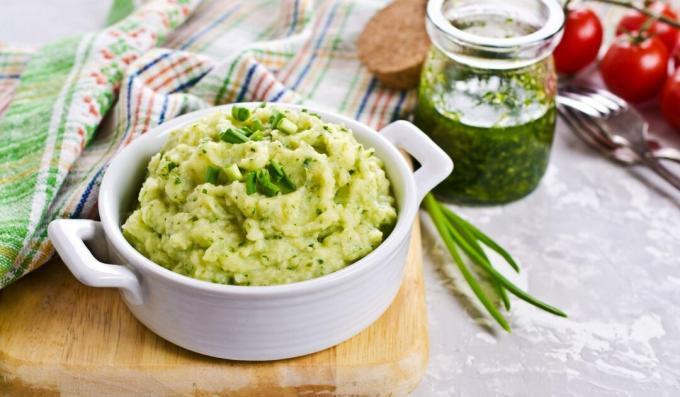 Purê de batata com molho pesto