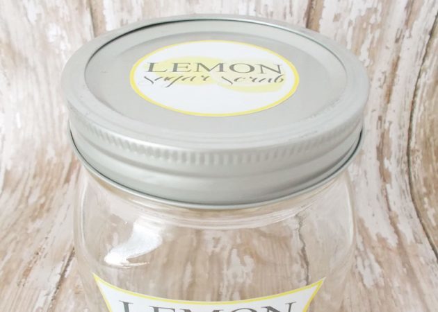 esfoliação de açúcar com o cheiro do limão