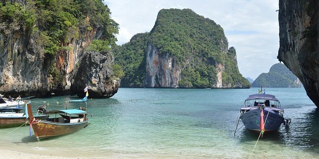 território asiático conscientemente atrai turistas: Phi Phi Island, Tailândia