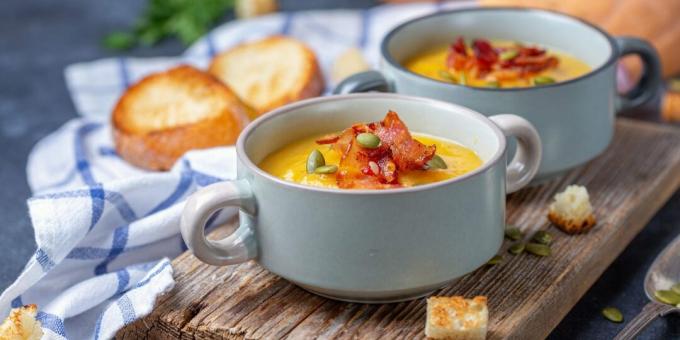 Sopa de abóbora assada com bacon