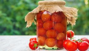 Tomates em conserva com ácido cítrico